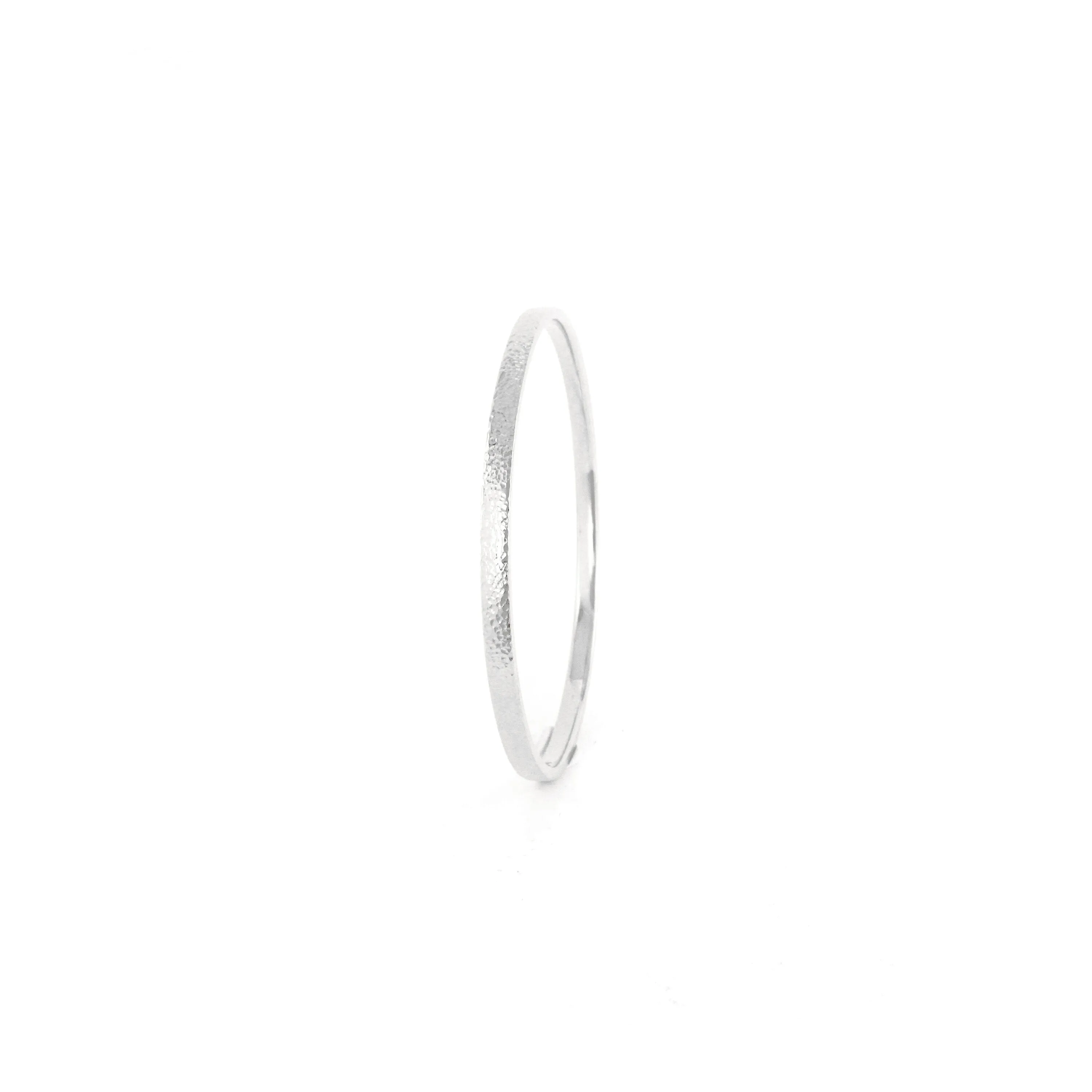 Classic ~ planished bangle